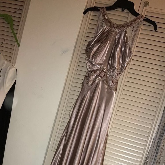 Dresses & Skirts - Prom Dress/Evening Gown